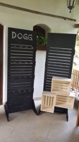 DŘEVĚNÉ STOJANY pro PET shop od JPL